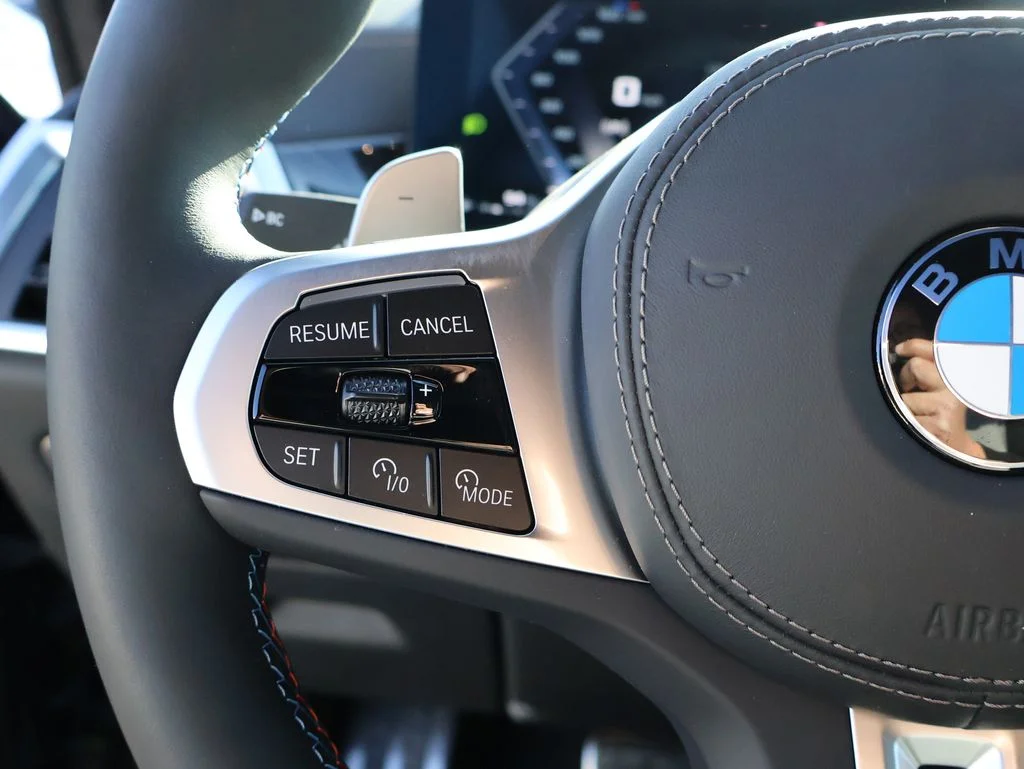 New 2026 Black Sapphire Metallic BMW M60i image 36