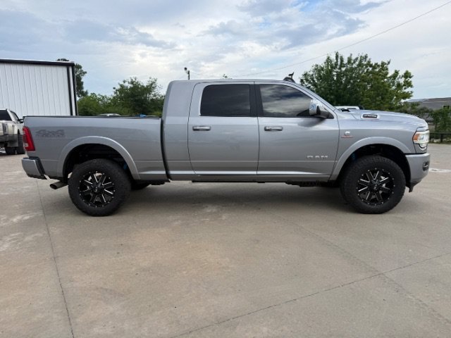 Used 2022 Billet Silver Metallic Clearcoat Ram Laramie image 6