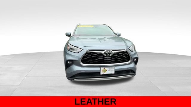 Used 2020  Toyota Platinum image 12