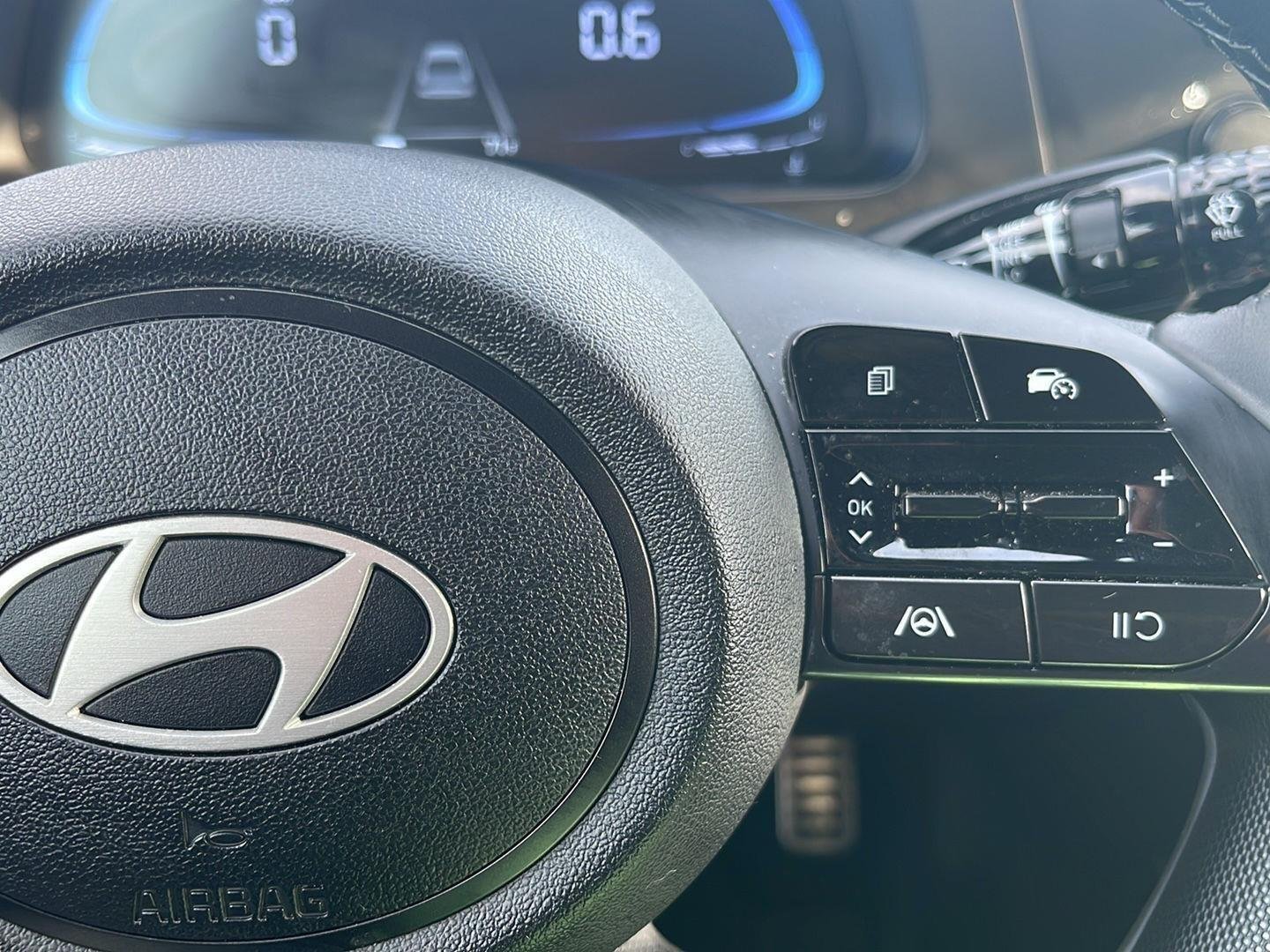 Used 2025 Abyss Black Hyundai SEL Sport image 29