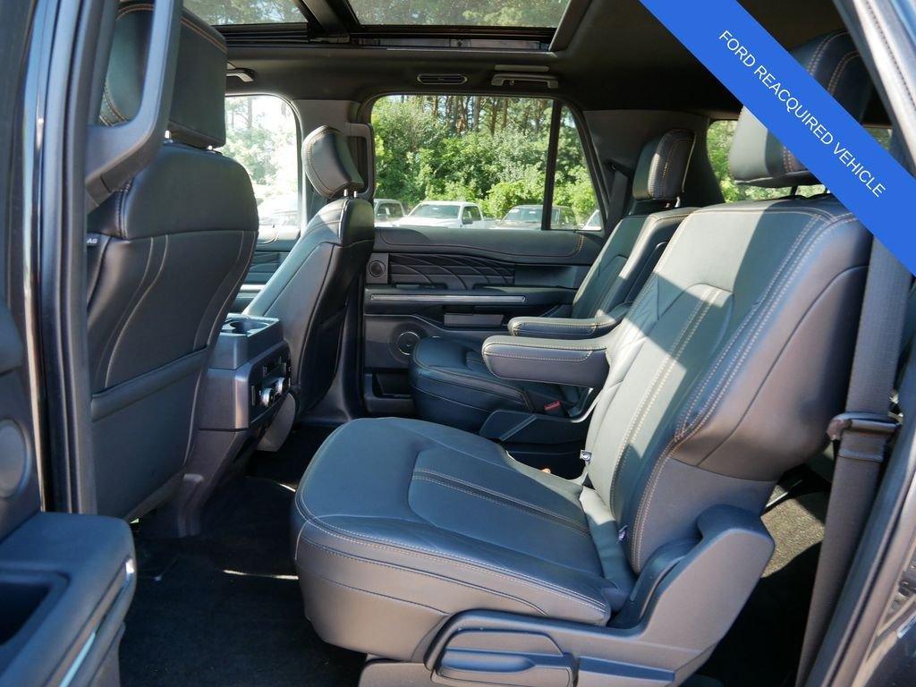 Used 2023  Ford Platinum image 11