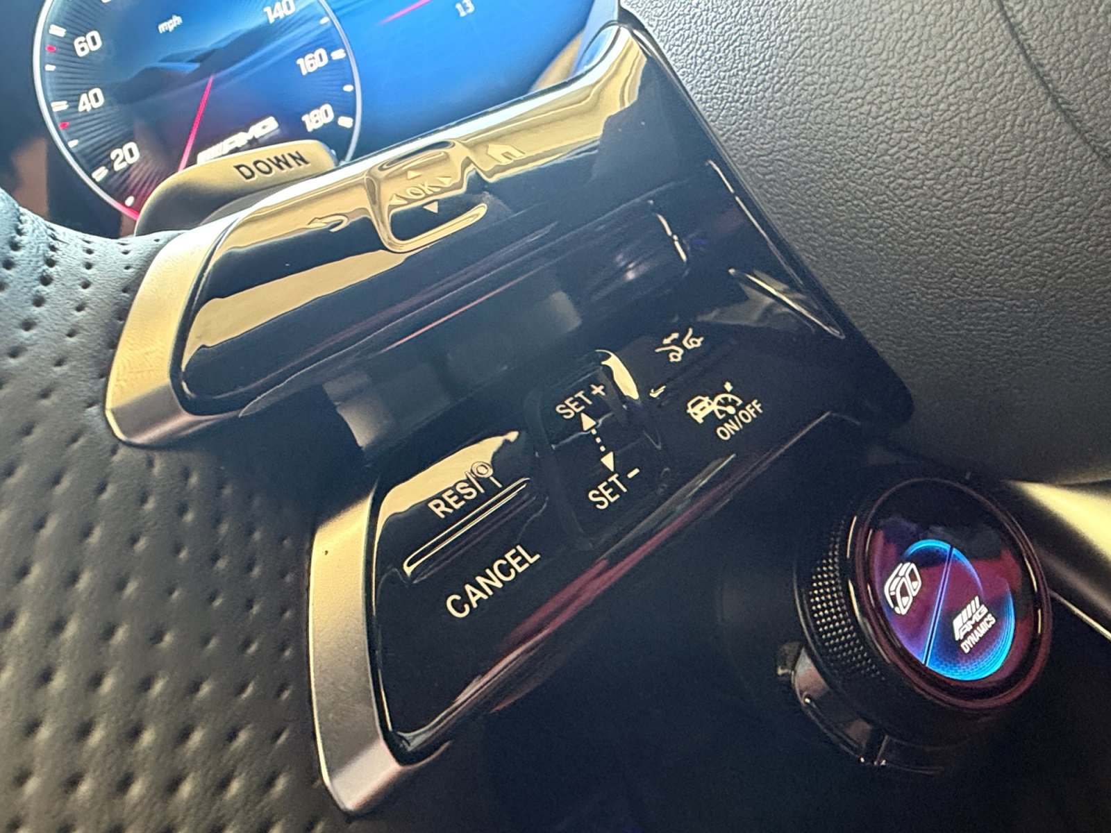 New 2027 MANUFAKTUR Patagonia Red Metallic Mercedes-Benz AMG® CLE 53 4MATIC+ Coupe image 23