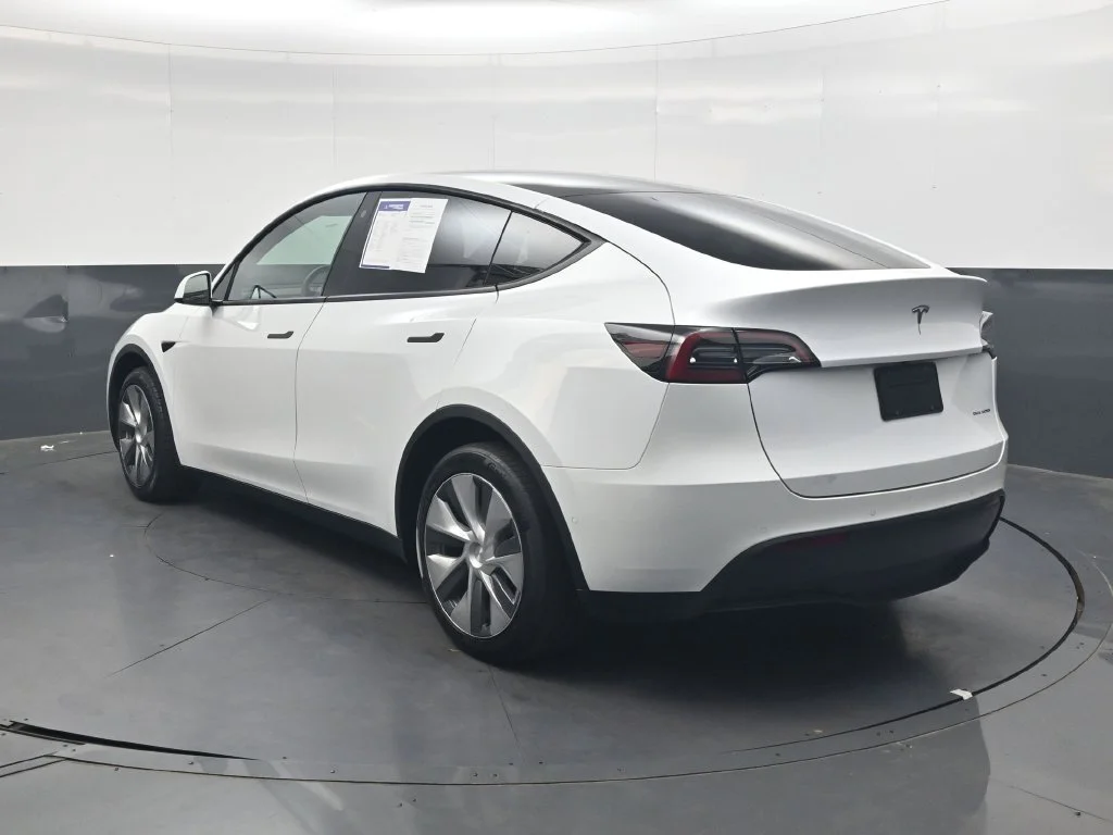 Used 2022  Tesla Long Range image 6