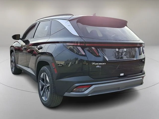 New 2025 Black Hyundai SEL Convenience image 5