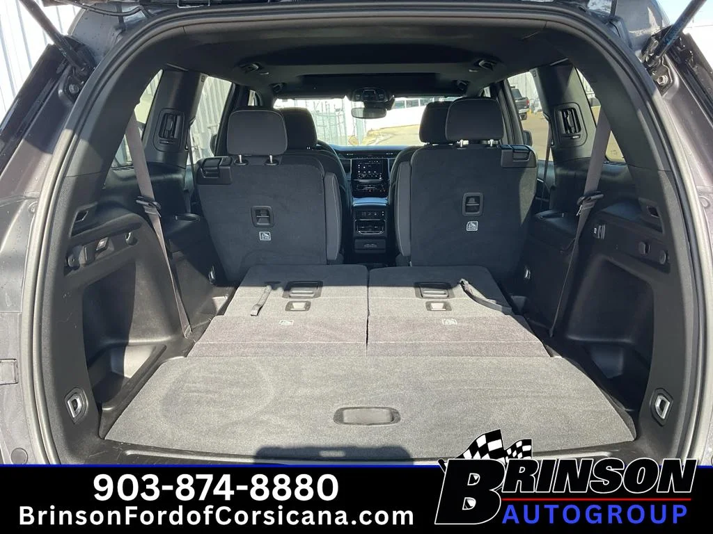 Used 2024 Metallic Jeep Laredo X image 10