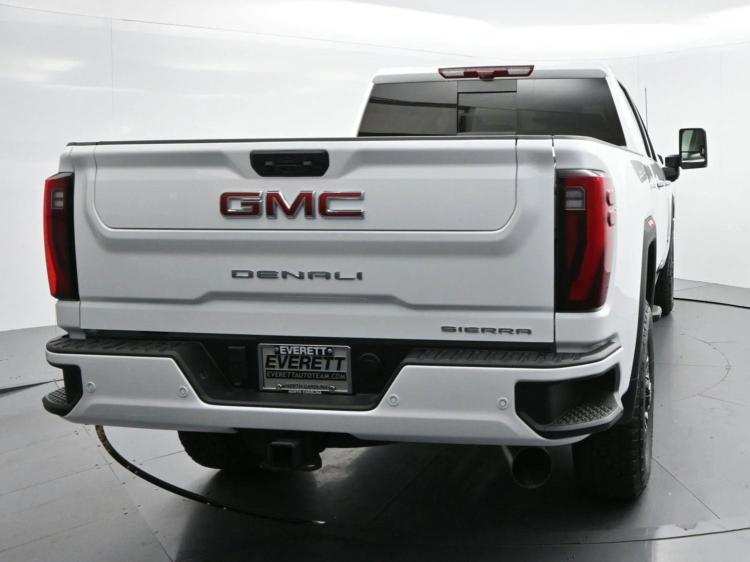 Used 2026 Summit White GMC Denali image 6