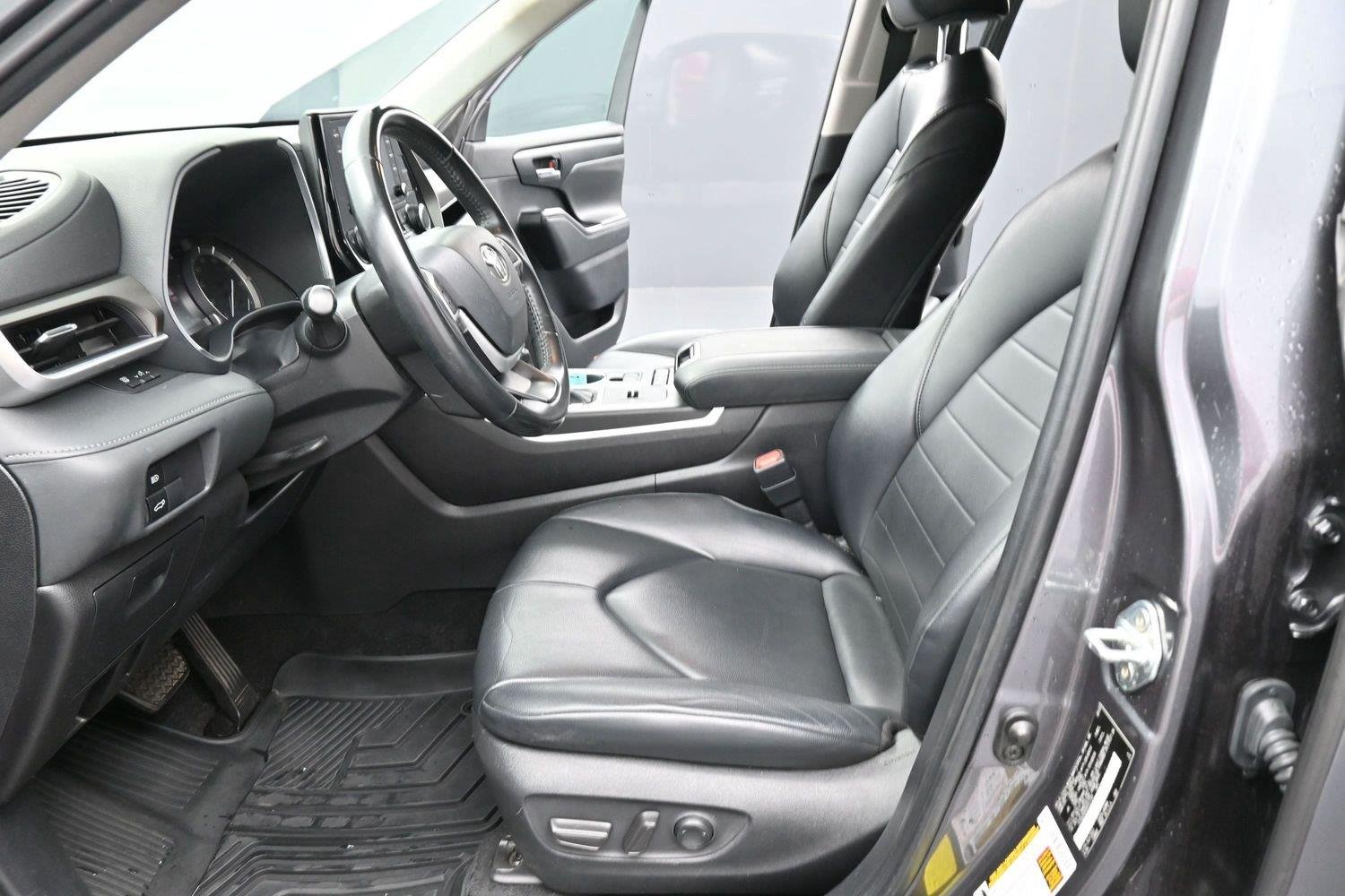Used 2022 Magnetic Gray Metallic Toyota XLE image 13