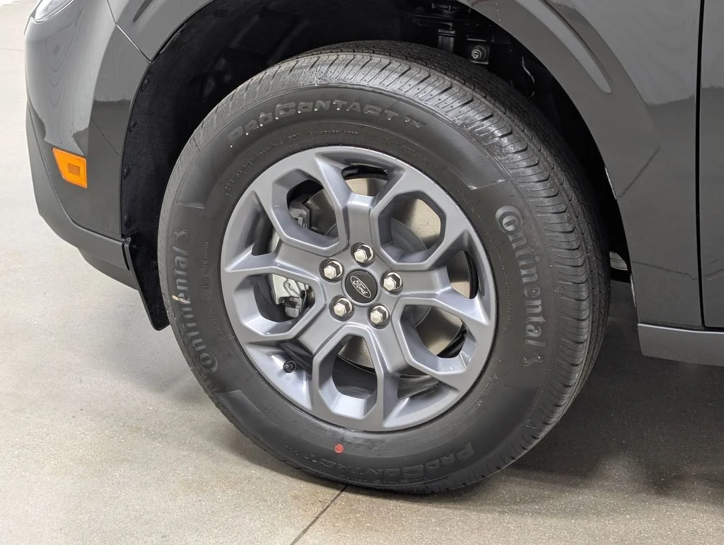New 2026 Shadow Black Ford XLT image 2
