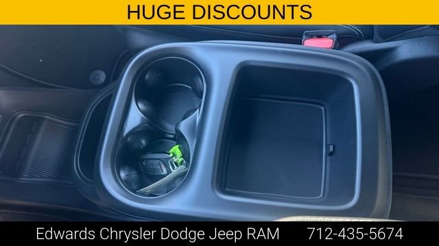 2026 Chrysler Pacifica Select - Photo 19