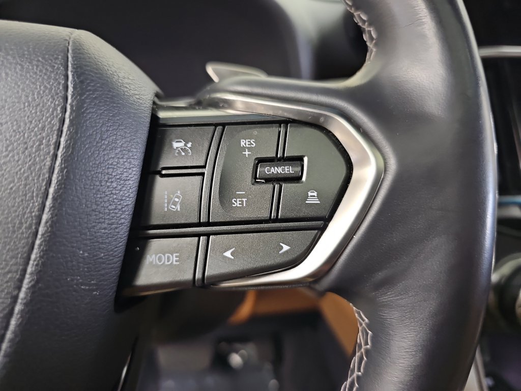 Used 2022 White Lexus 600 Premium image 21