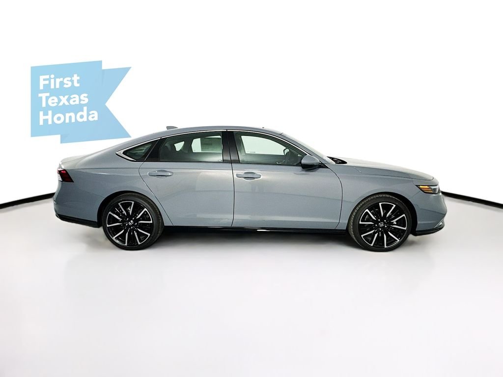 New 2026 Urban Gray Pearl Honda Touring image 9