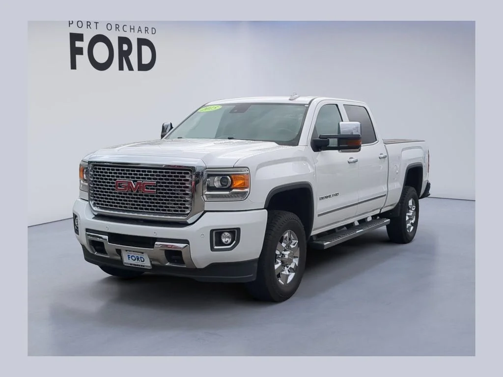 2015 GMC Sierra 4WD Crew Cab Standard Box SRW's photo
