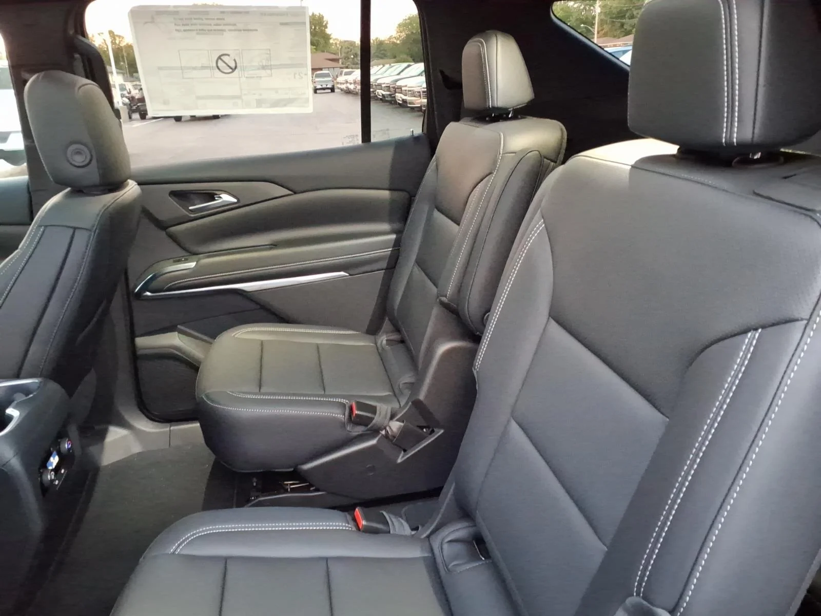 2027 Chevrolet Traverse LT - Photo 11