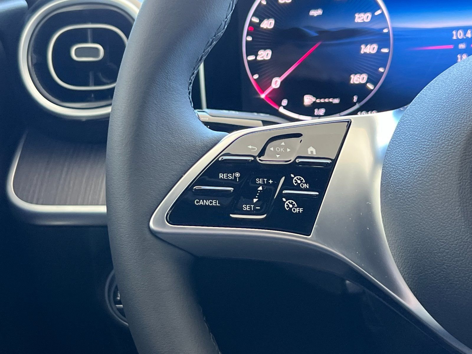 New 2026 MANUFAKTUR Alpine Grey Mercedes-Benz C 300 image 27