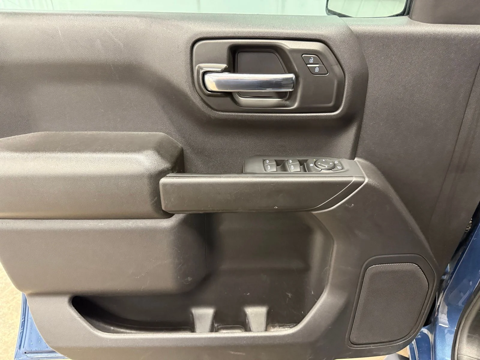 Used 2024 Blue Chevrolet Custom image 18