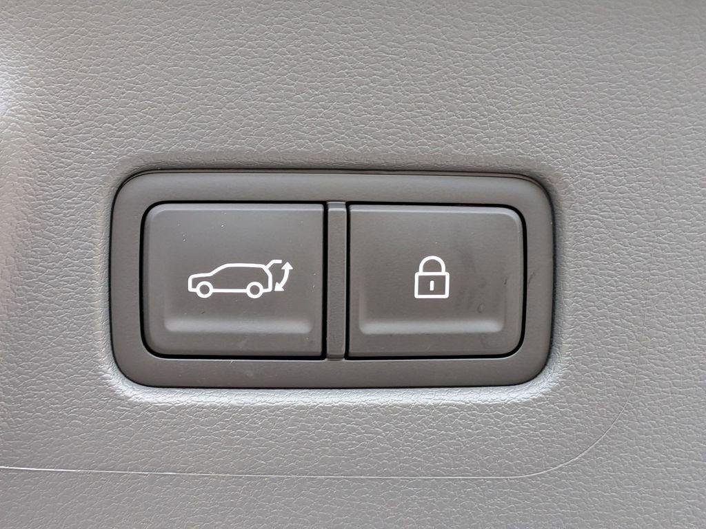 New 2026 White Hyundai SE image 28