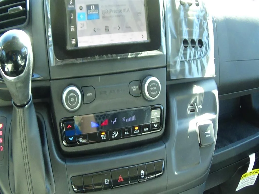 Used 2025 Bright White Clear Coat (pw7) RAM Tradesman 2500 image 24