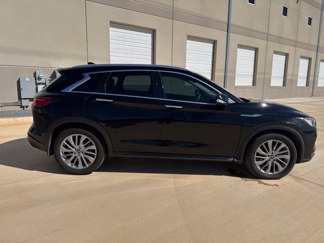 Used 2023 Black INFINITI LUXE image 4