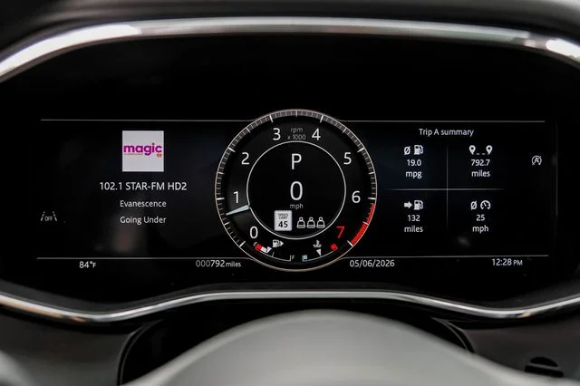 2026 Jaguar F-Pace R-Dynamic S - Photo 23