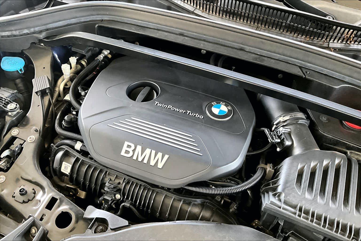 Used 2018 Mediterranean Blue Metallic BMW xDrive28i image 31