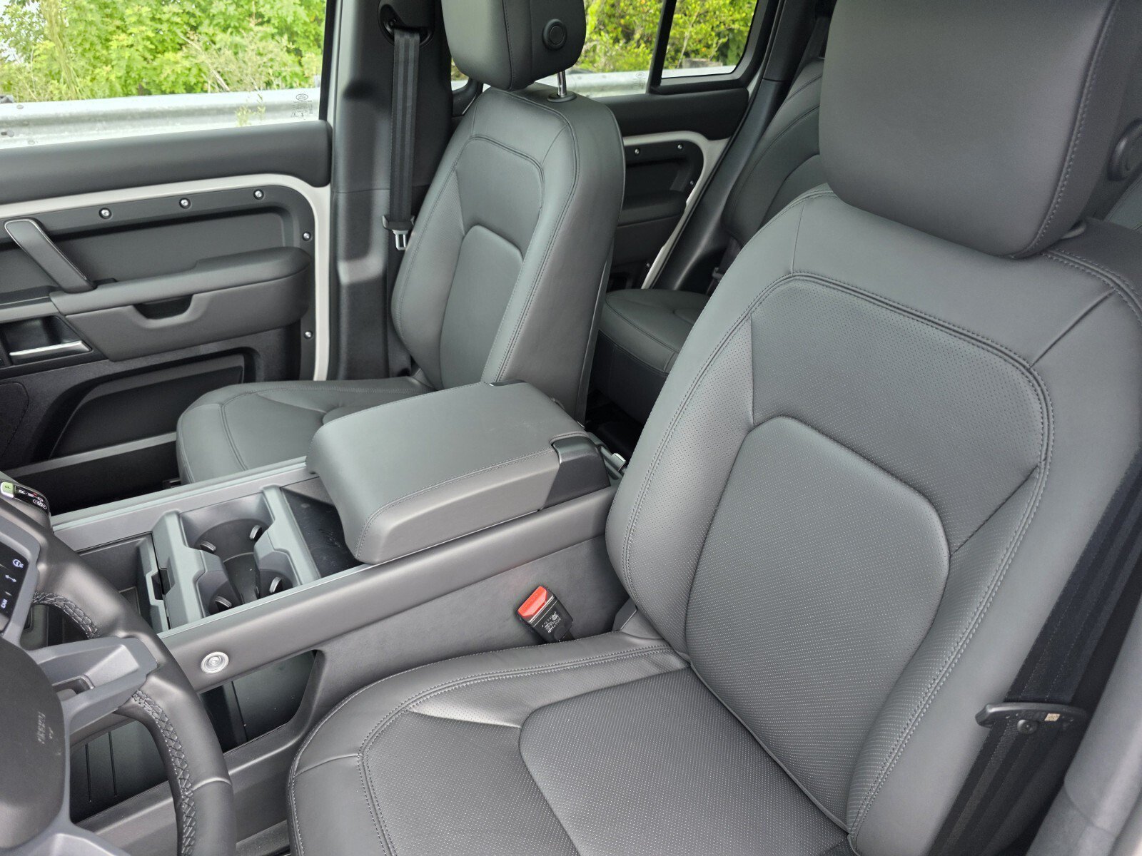 New 2026 Borasco Grey Land Rover P400 X-Dynamic SE image 11