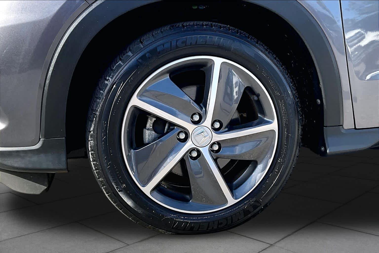 Used 2022 Modern Steel Metallic Honda EX image 11