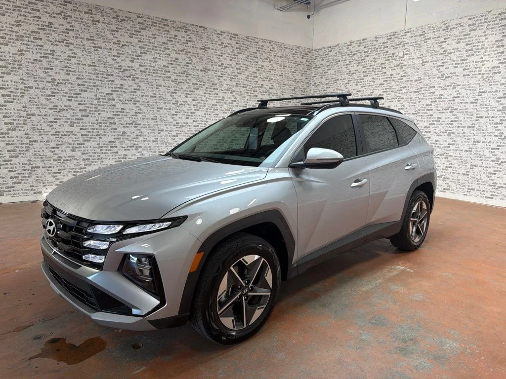 Used 2025 Shimmering Silver Hyundai SEL Convenience image 3