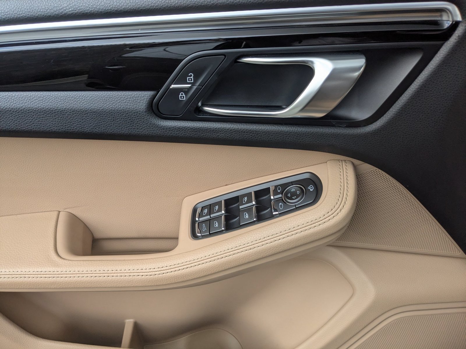 Used 2023 Volcano Grey Metallic Porsche  image 13