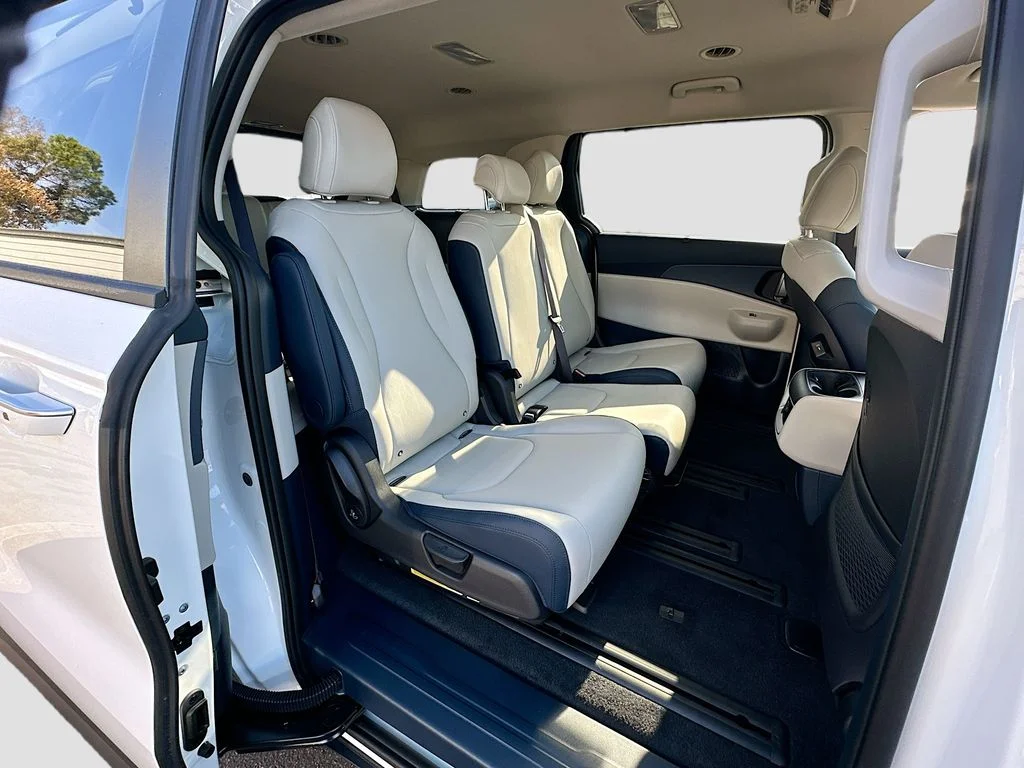 New 2026 Snow White Pearl Kia EX image 28