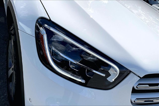Certified Used 2022  Mercedes-Benz GLC 300 image 23