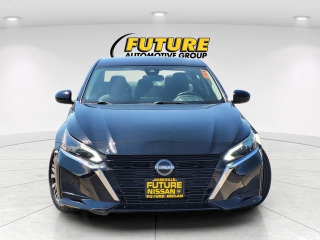 Used 2023 Black Nissan 2.5 SV image 2
