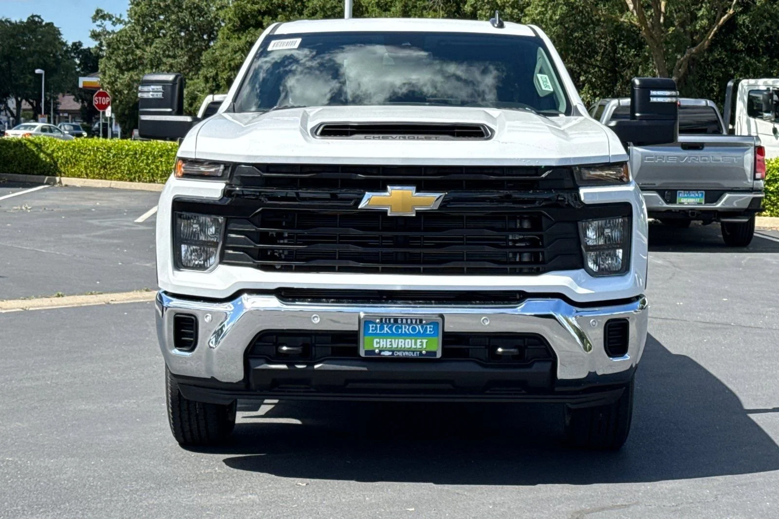 New 2026 Summit White Chevrolet WT image 8