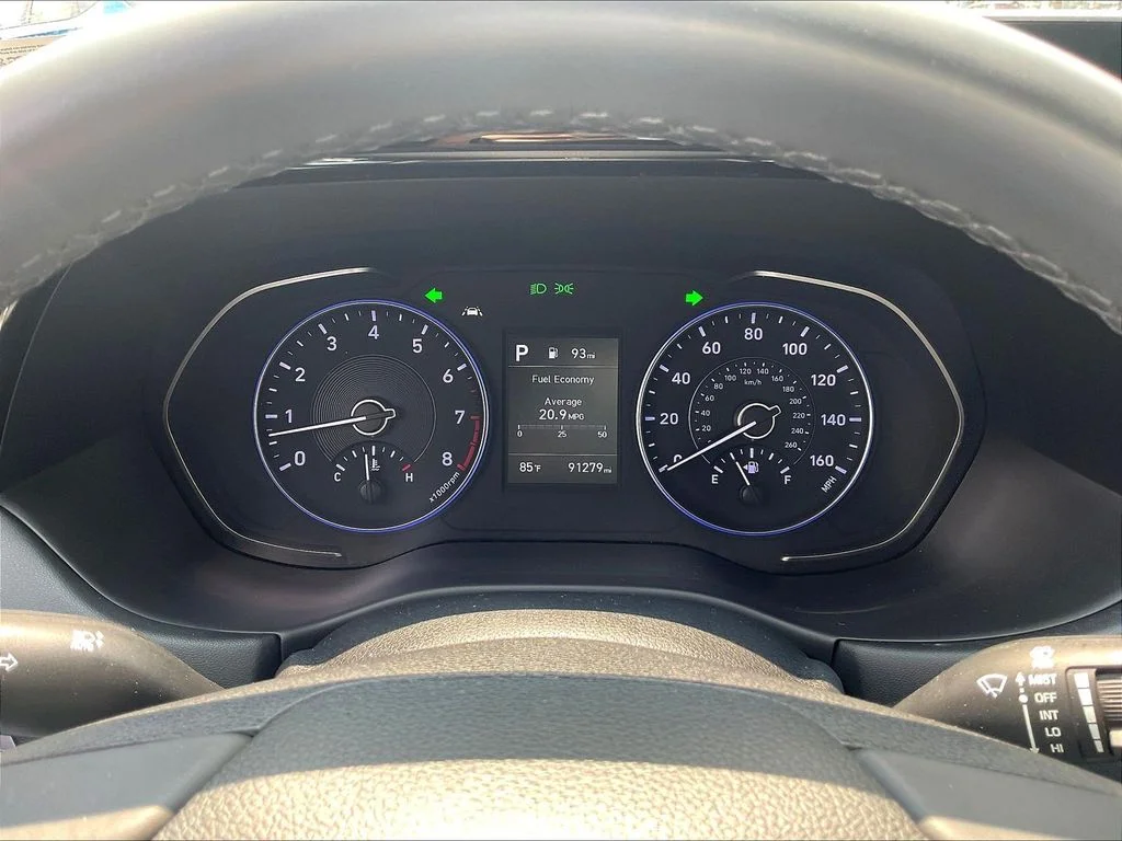 Used 2021 White Hyundai SEL image 9