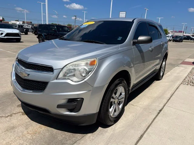 Used 2010 Silver Chevrolet LS image 7
