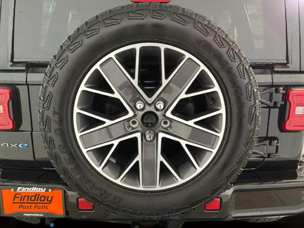 Used 2024 Black Jeep High Altitude 4xe image 11