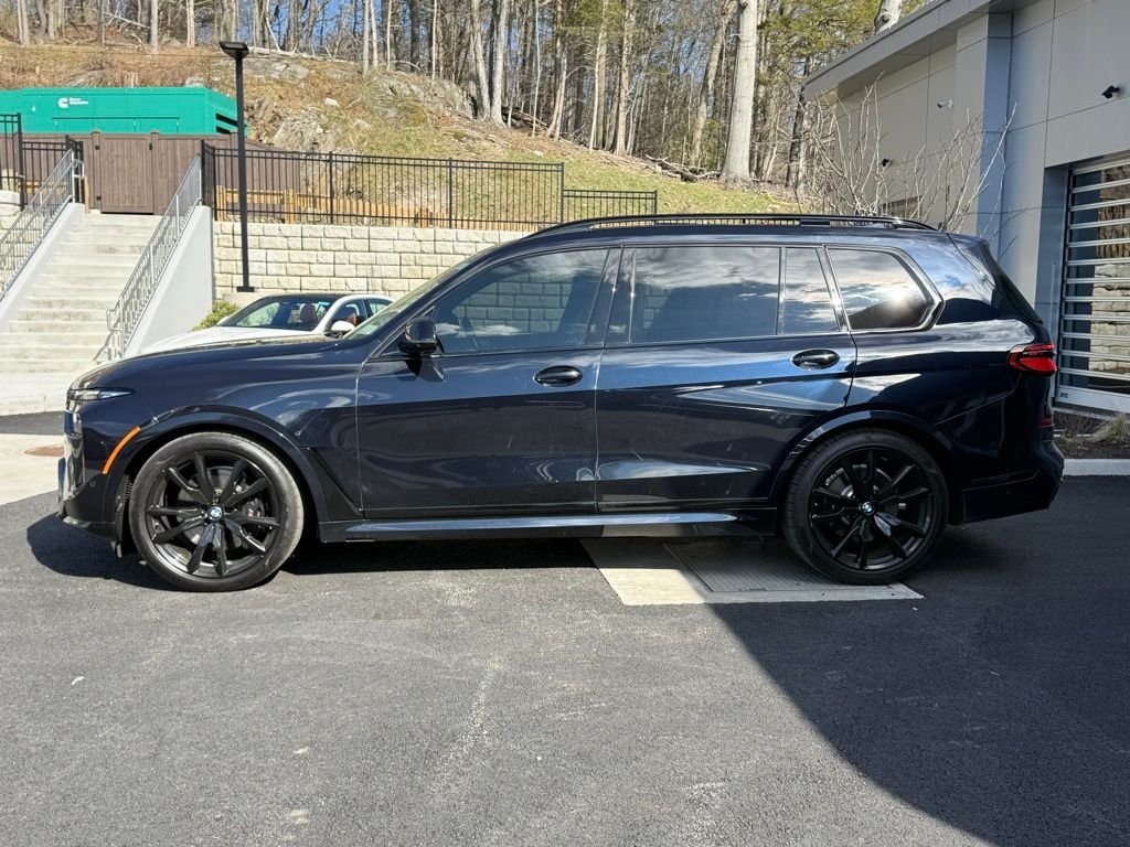 Used 2025 Black BMW xDrive40i image 4