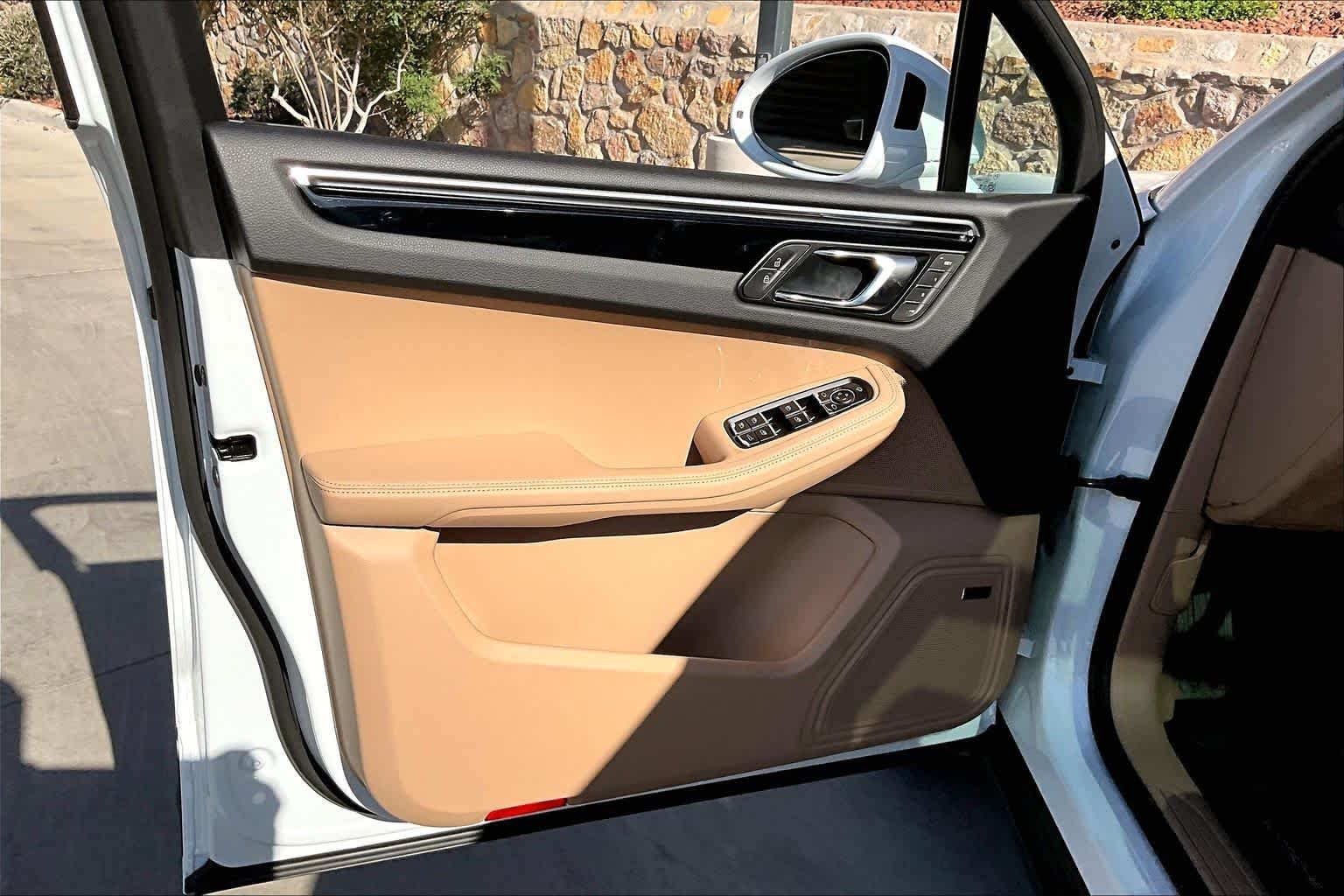 New 2026 White Porsche  image 19