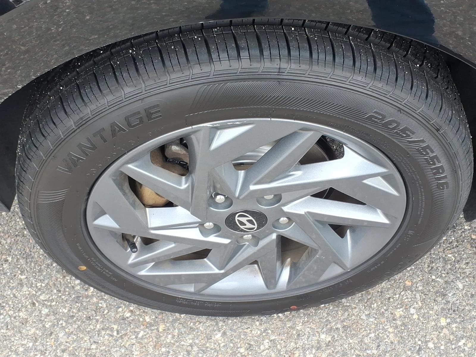 Used 2024 Abyss Black Hyundai SEL image 11