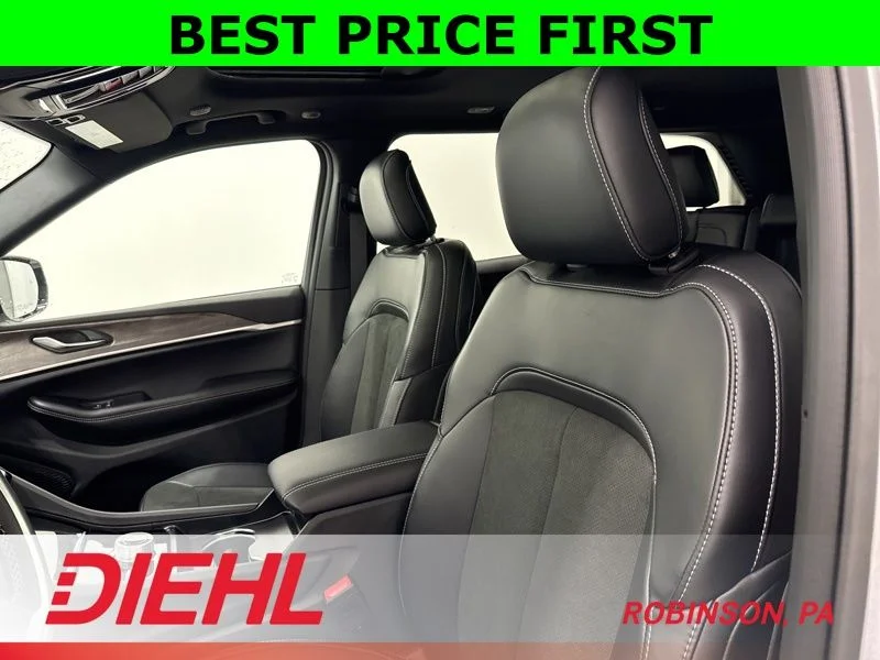 New 2026 Silver Zynith Exterior Paint Jeep Laredo image 19