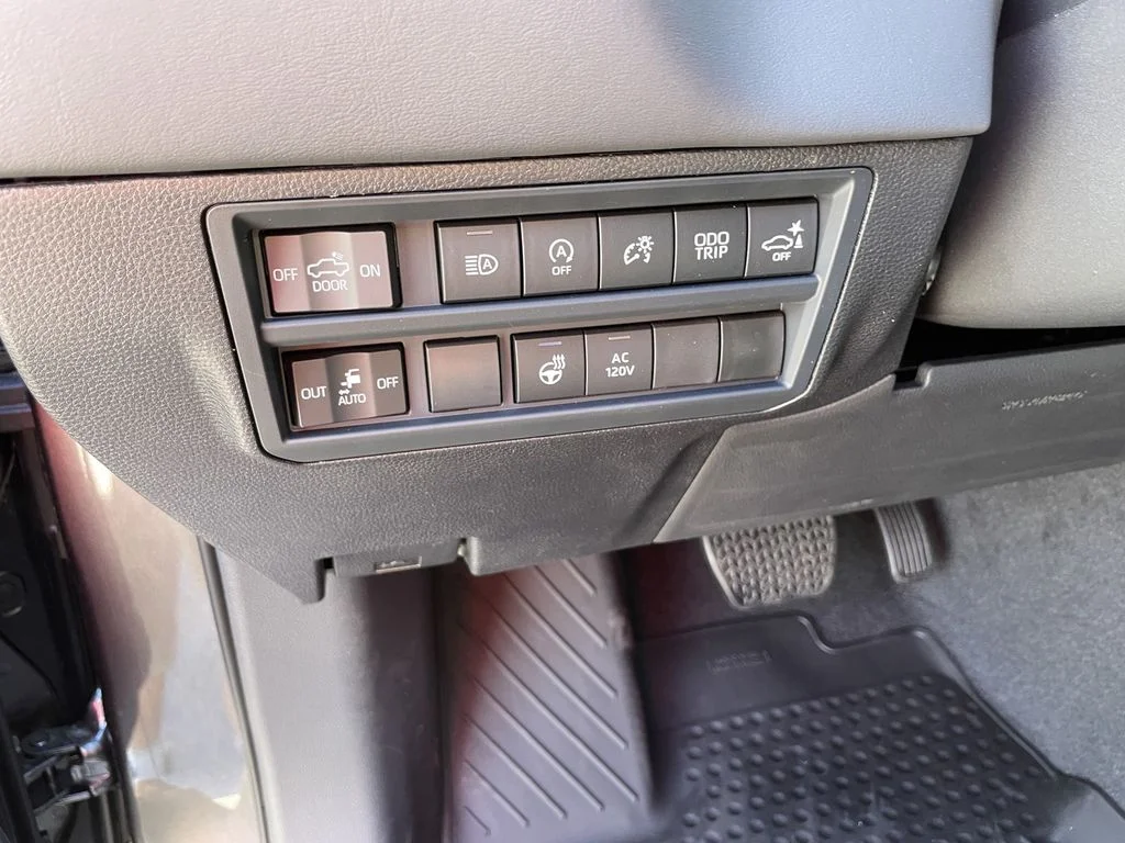 New 2026 Magnetic Gray Metallic Toyota Platinum image 19