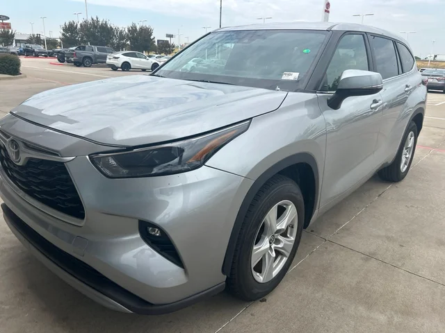 2024 Toyota Highlander LE