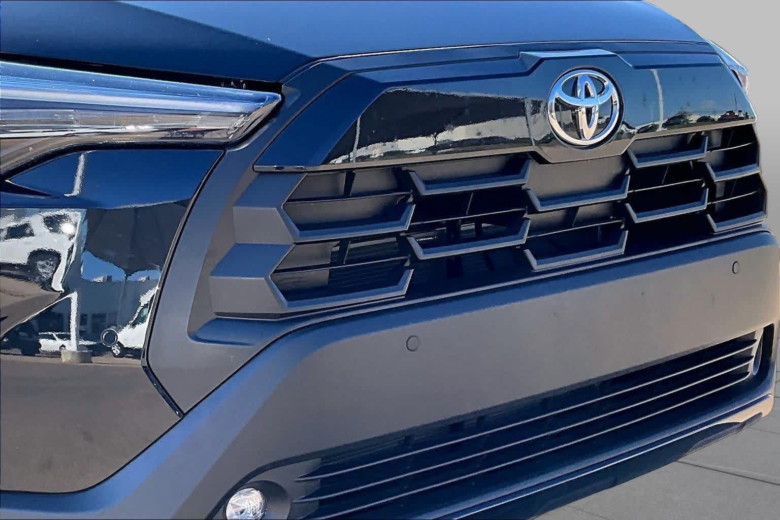 Used 2026 Jet Black Toyota XLE image 29