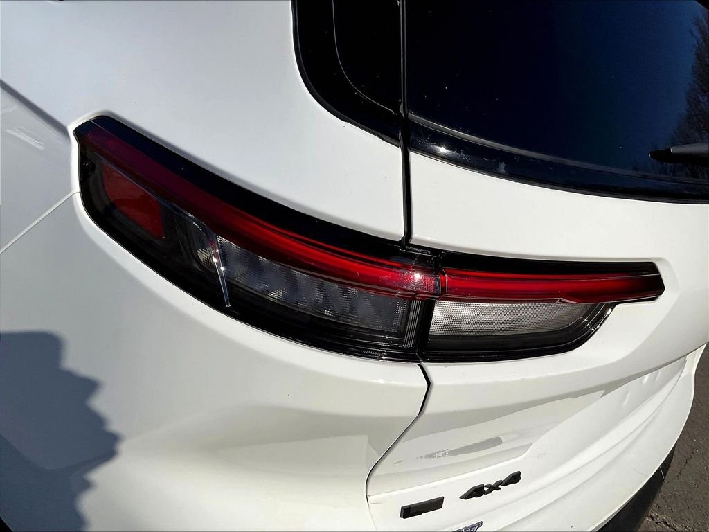 Used 2022 White Jeep Limited image 33
