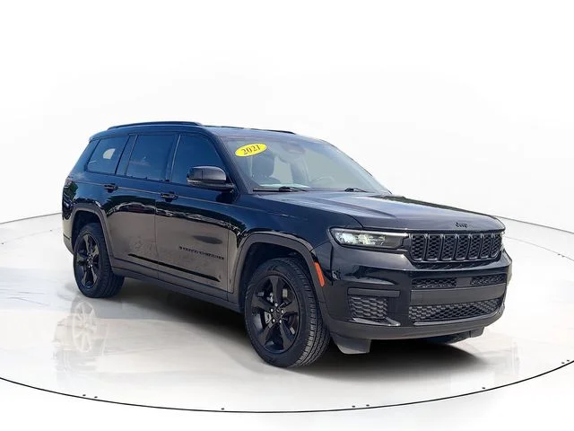 Used 2021 Black Jeep Altitude image 3