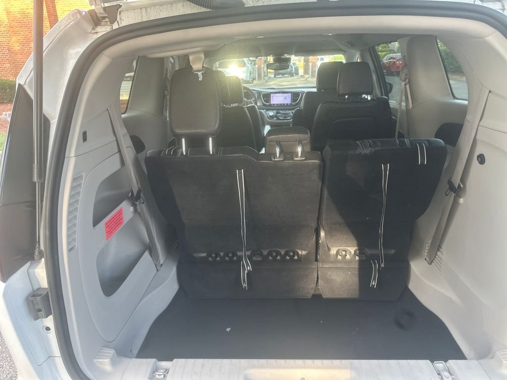 Used 2023 White Chrysler Touring L image 20