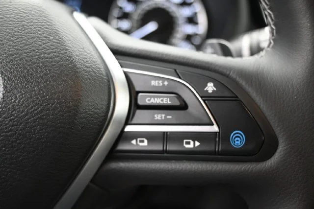 Used 2023 Gray INFINITI LUXE image 18