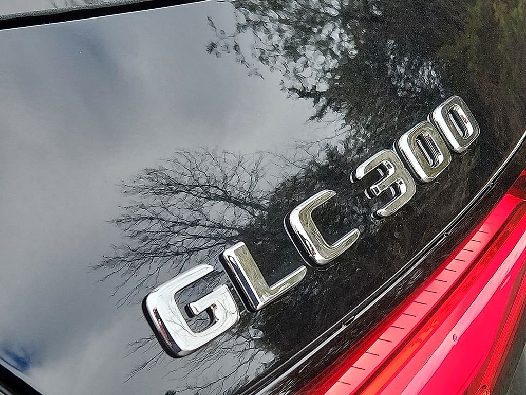 Used 2026 Black Mercedes-Benz GLC 300 image 16