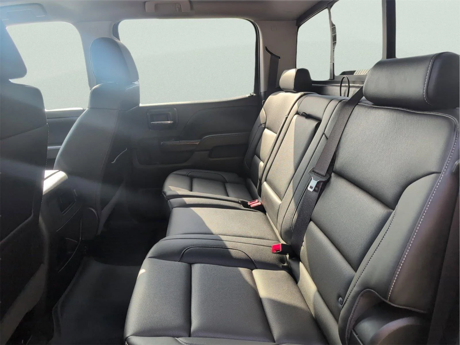 Used 2018 Quicksilver Metallic GMC SLT image 31
