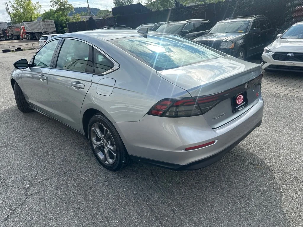 Used 2024  Honda EX image 4