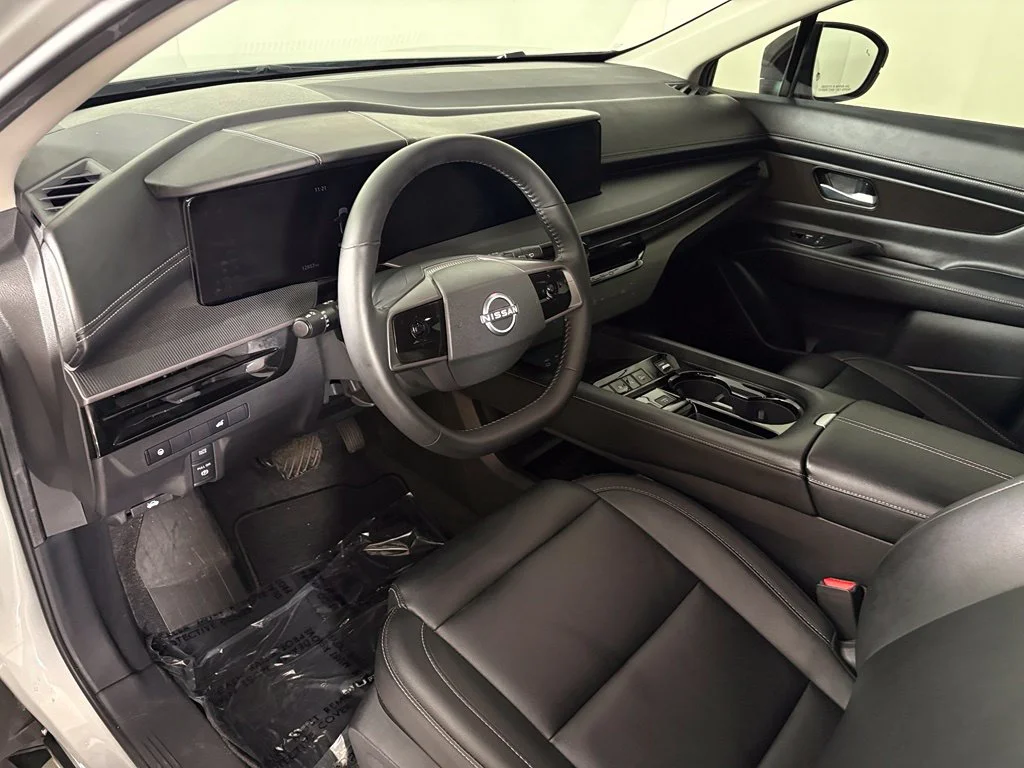 Used 2025 Silver Nissan SV image 17